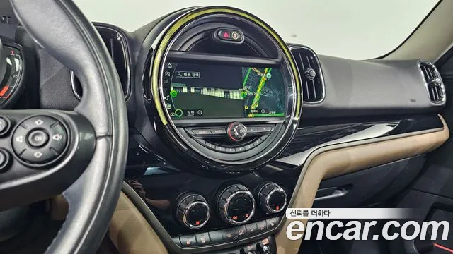 MINI Countryman 2018 thumb 12