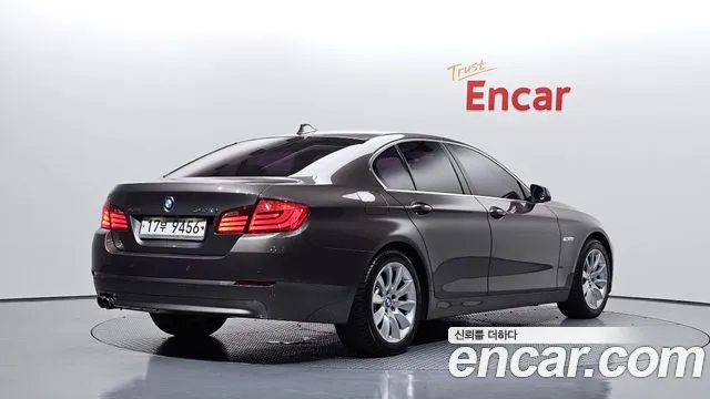 BMW 5-Series 2012 thumb 2