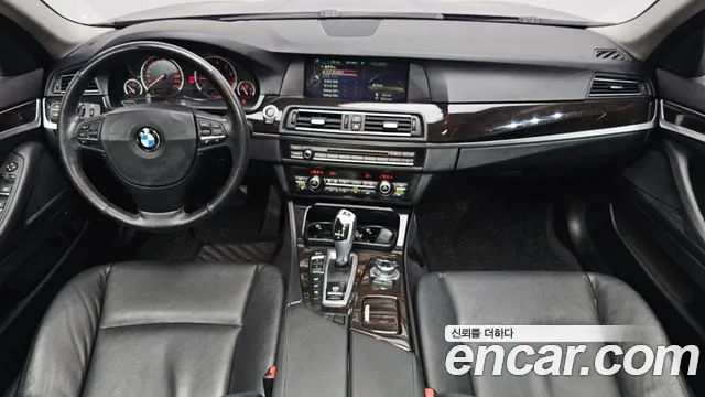 BMW 5-Series 2012 thumb 7