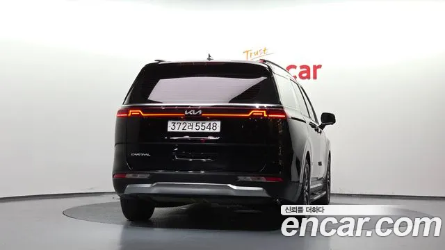 Kia Carnival 2023 thumb 4