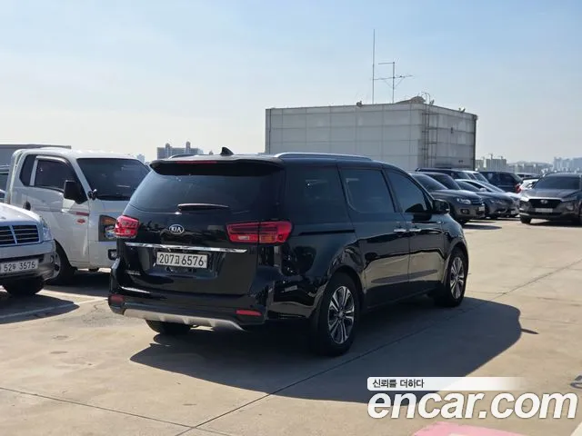 Kia Carnival 2019 thumb 5