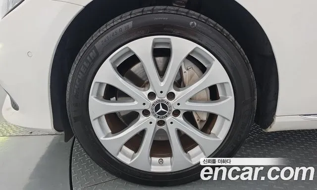 Mercedes-Benz E-Класс 2019 thumb 5