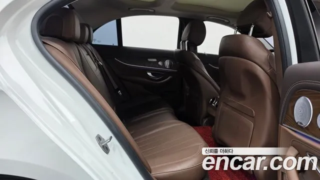 Mercedes-Benz E-Класс 2019 thumb 11