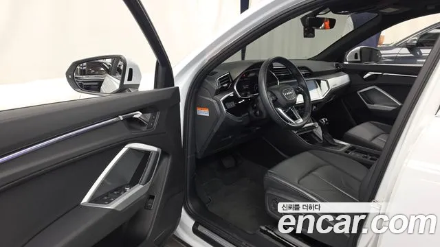 Audi Q3 2020 thumb 10