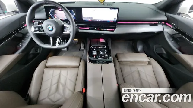 BMW 5-Series 2023 thumb 7