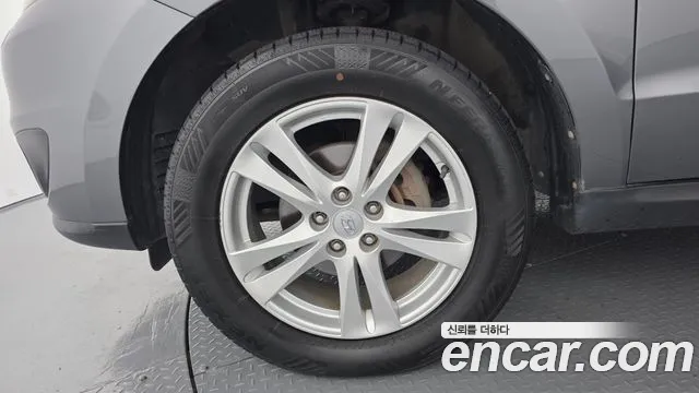 Hyundai Santa Fe 2011 thumb 5