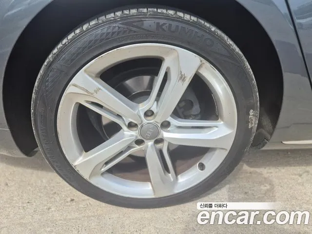 Audi A8 2016 thumb 5
