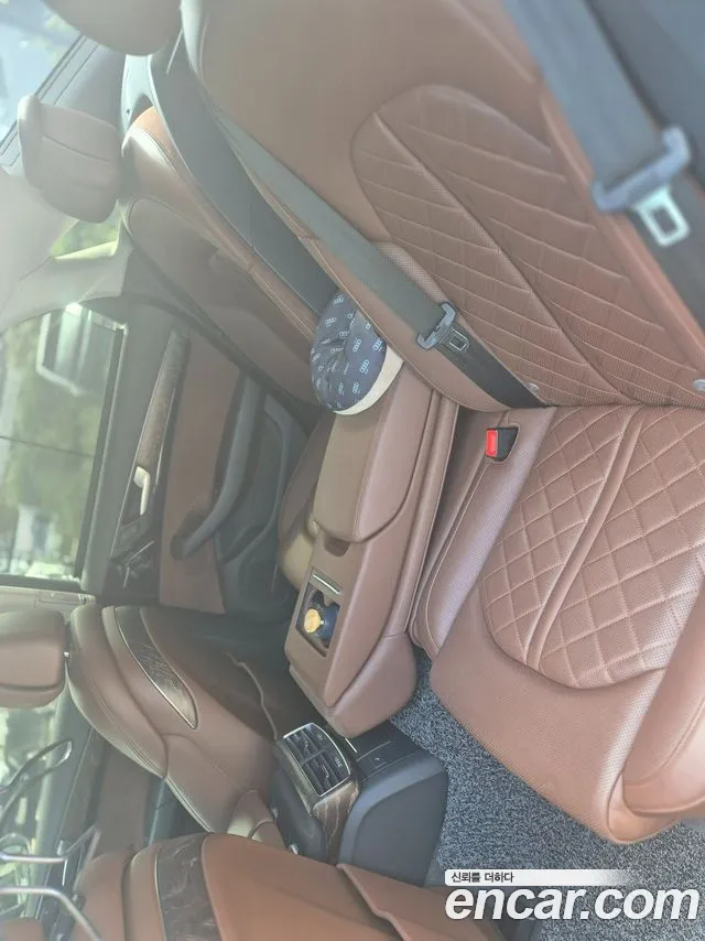 Audi A8 2016 thumb 7
