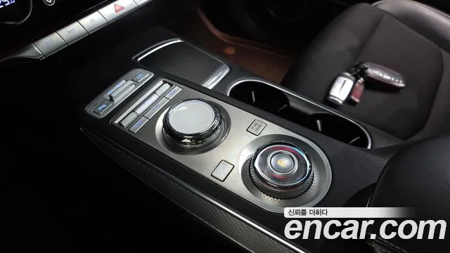 Genesis GV70 2021 thumb 9