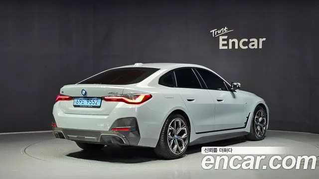 BMW i4 2023 thumb 2