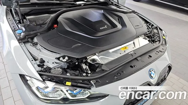BMW i4 2023 thumb 6