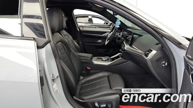 BMW i4 2023 thumb 11