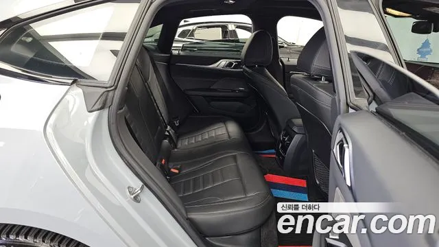 BMW i4 2023 thumb 12