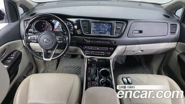 Kia Carnival 2018 thumb 6