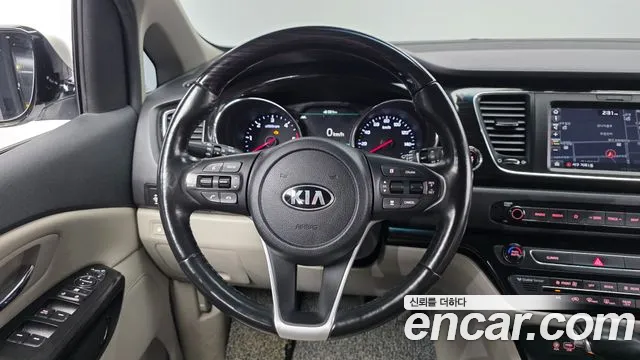 Kia Carnival 2018 thumb 12