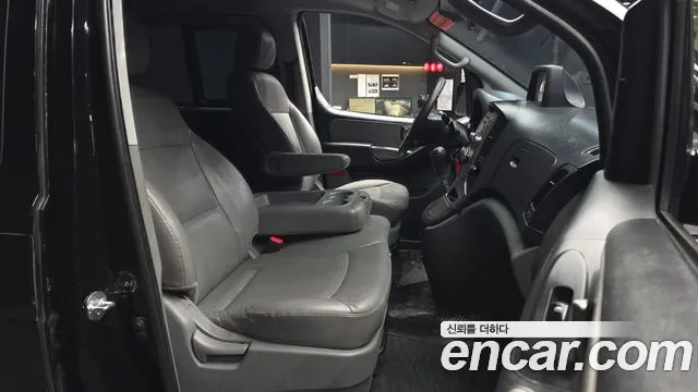 Hyundai Starex 2015 thumb 10