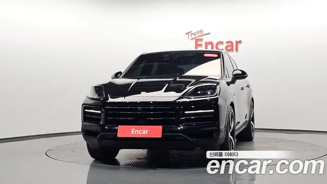Porsche Cayenne 2025 thumb 2