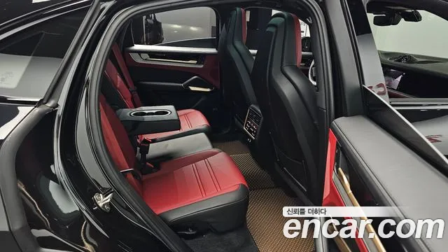 Porsche Cayenne 2025 thumb 10