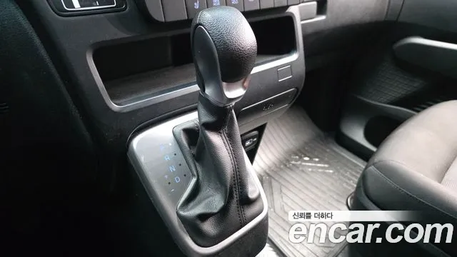 Hyundai Staria 2022 thumb 9