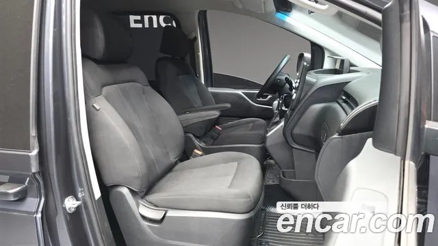 Hyundai Staria 2022 thumb 11