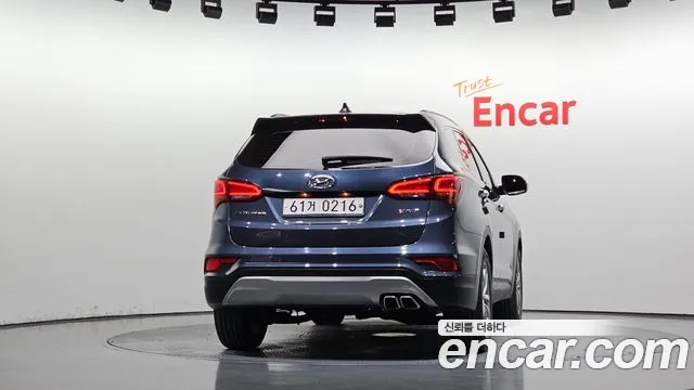 Hyundai Santa Fe 2016 thumb 4