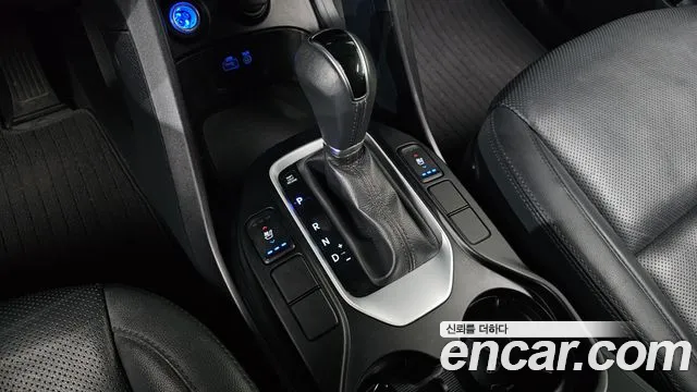 Hyundai Santa Fe 2016 thumb 9