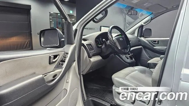 Hyundai Starex 2011 thumb 10
