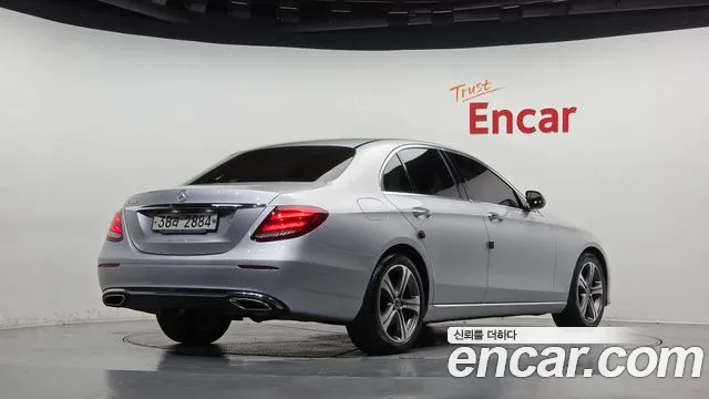 Mercedes-Benz E-Класс 2019 thumb 2