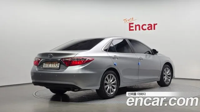 Toyota Camry 2017 thumb 2