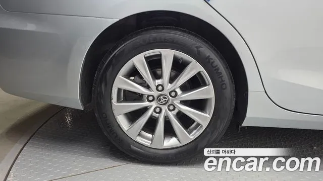 Toyota Camry 2017 thumb 5