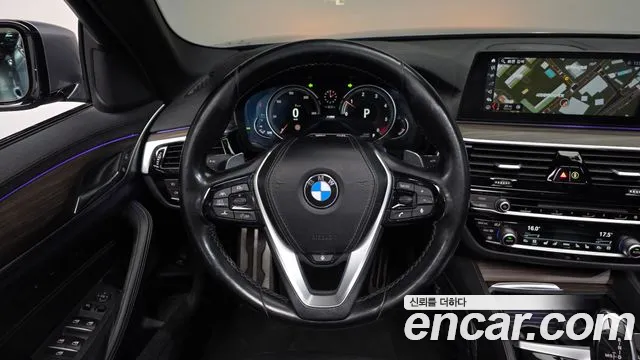 BMW 5-Series 2017 thumb 12