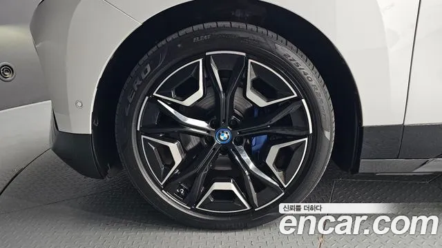 BMW iX 2023 thumb 5
