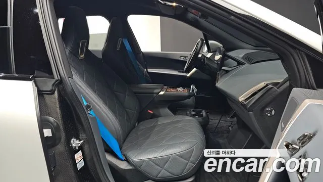 BMW iX 2023 thumb 11