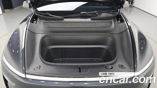 Tesla Model Y 2026 thumb 6