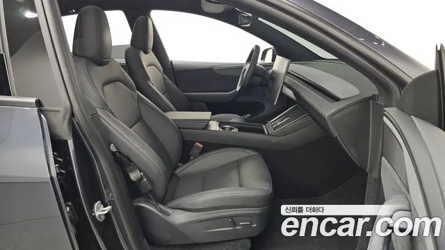 Tesla Model Y 2026 thumb 11