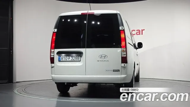 Hyundai Staria 2025 thumb 4