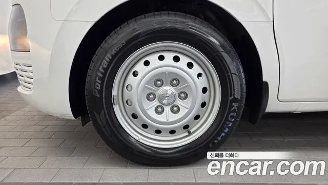 Hyundai Staria 2025 thumb 5
