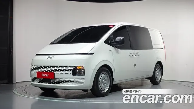 Hyundai Staria 2025 thumb 11