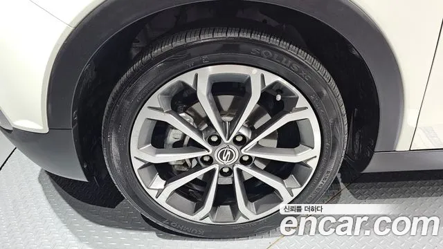 KG_Mobility_Ssangyong TIBOLI 2017 thumb 5