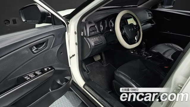 KG_Mobility_Ssangyong TIBOLI 2017 thumb 10
