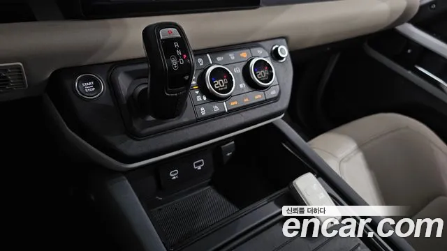 Land Rover Defender 2023 thumb 9