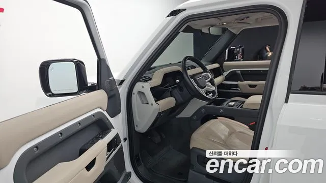 Land Rover Defender 2023 thumb 10