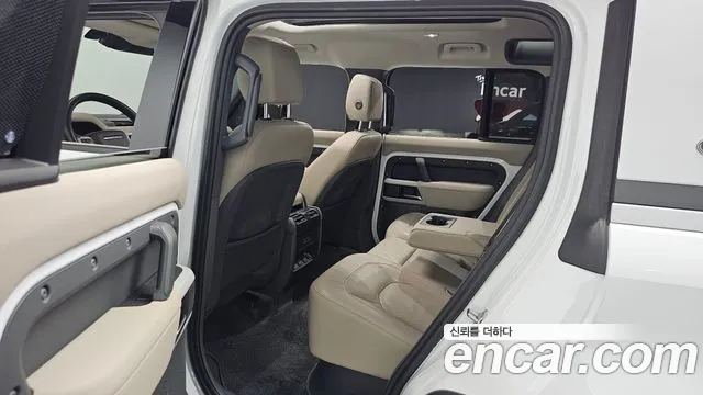 Land Rover Defender 2023 thumb 11