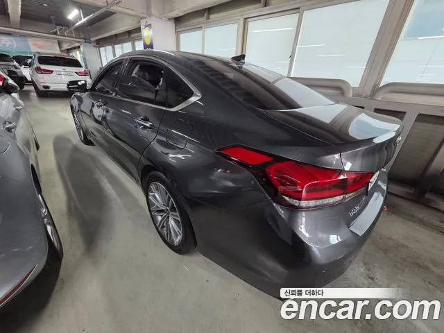 Genesis G80 2019 thumb 4