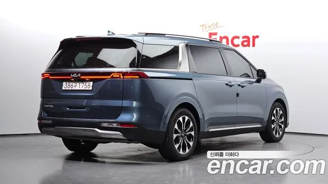 Kia Carnival 2021 thumb 2