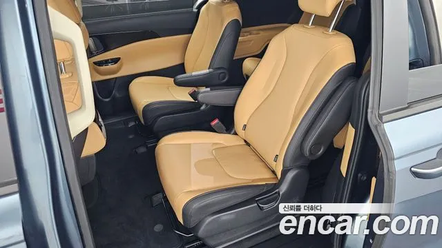 Kia Carnival 2021 thumb 11