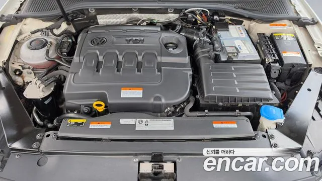 Volkswagen Passat (North America and China) 2018 thumb 6