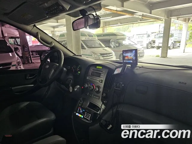 Hyundai Starex 2015 thumb 10