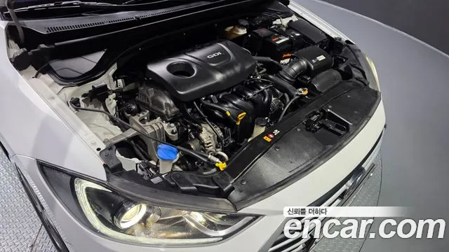 Hyundai Avante 2015 thumb 6