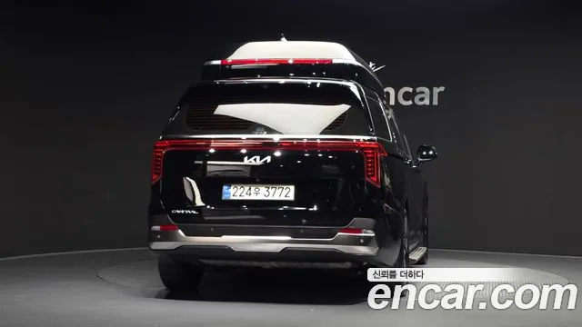 Kia Carnival 2023 thumb 3
